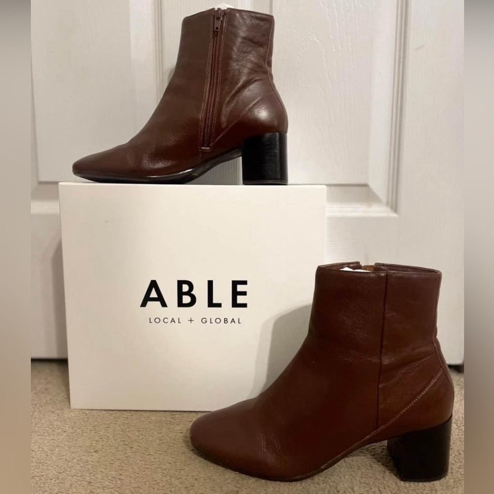 ABLE Fashion Nashville, Tennessee Booties. Womens 9M like new! Chic!